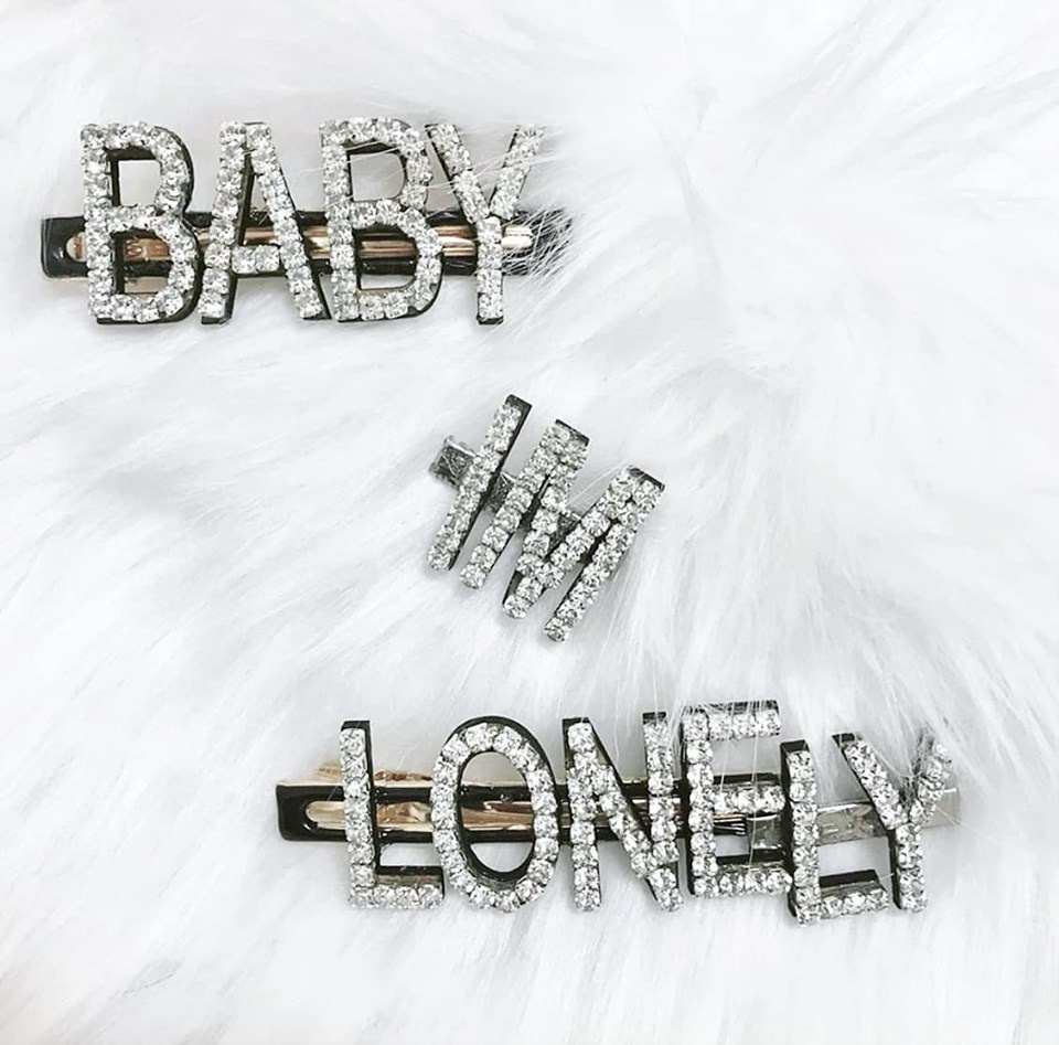 facebook sao viet hom nay 85 bao thy ngam thong bao quay tro lai showbiz mau thuy khoe voc dang day quyen ru