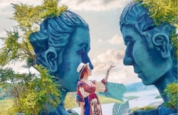 Giới trẻ "đứng ngồi không yên" với hồ Vô Cực ở Đà Lạt