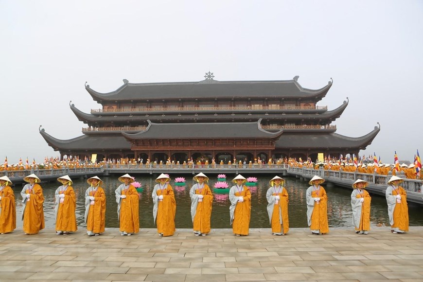 Hơn 20.000 đại biểu tham dự lễ khai mạc Đại lễ Phật Đản Vesak 2019 ở chùa Tam Chúc hon 20000 dai bieu tham du le khai mac dai le phat dan vesak 2019 o chua tam chuc