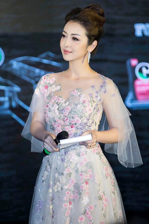facebook sao viet hom nay 135 vo cuong do la khoe nhan cuoi phuong thanh cam canh chuyen cho vay tien