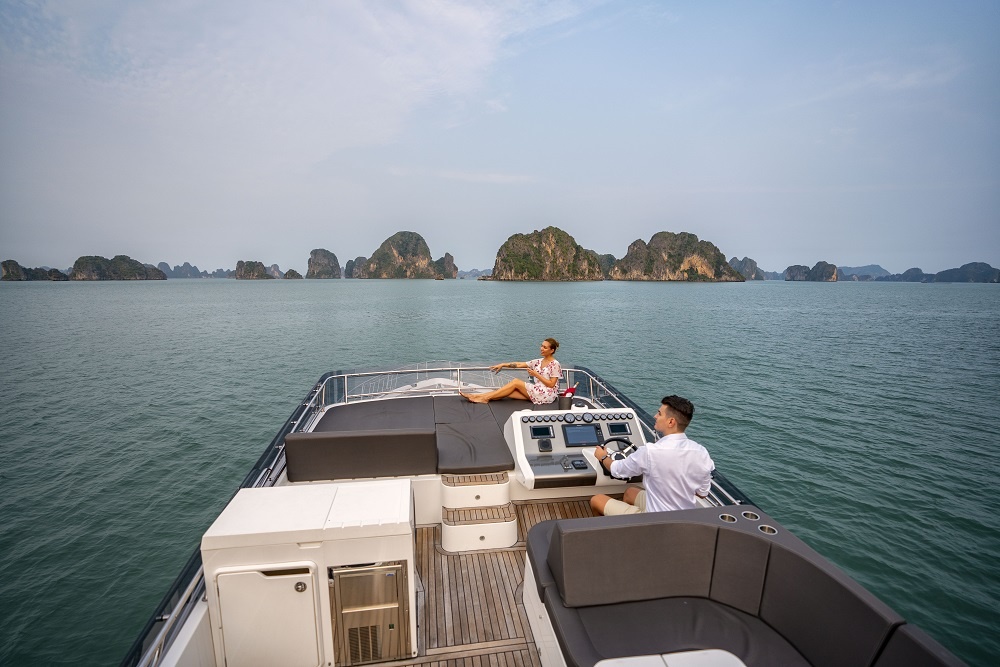 kham pha tuyet dinh non nuoc ha long bang du thuyen trieu do flc albatross