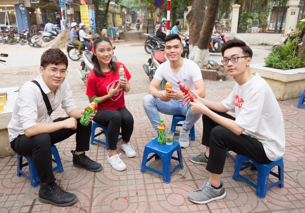 xua tan nang nong voi tra thanh nhiet dr thanh va nhan giai thuong chuc trieu dong