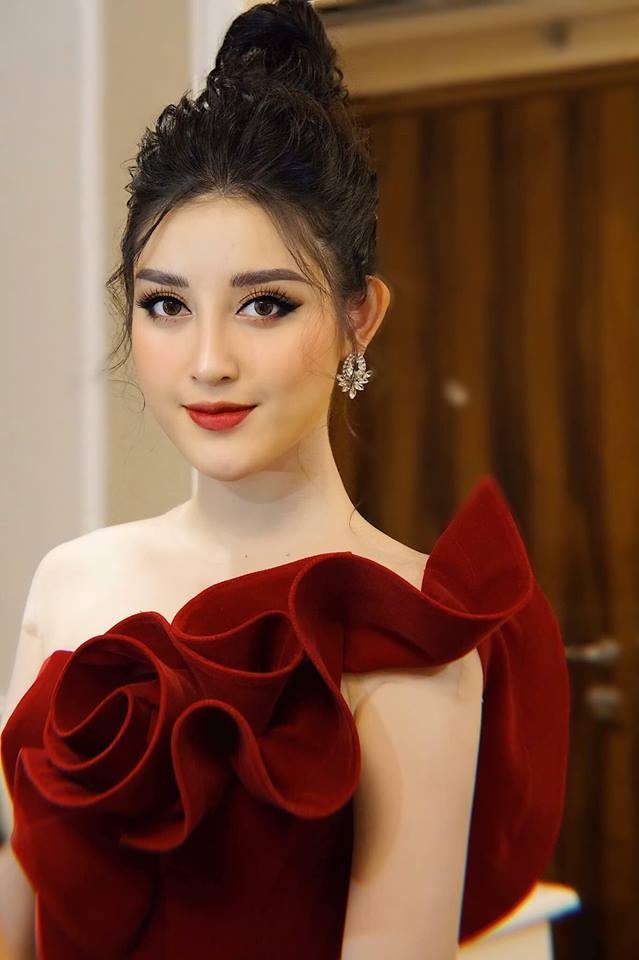 Facebook sao Việt hôm nay (22/5): Vy Oanh gửi tâm thư tới "vị khách đặc biệt", Ngọc Trinh "phớt lờ" cư dân mạng facebook sao viet hom nay 225 vy oanh gui tam thu toi vi khach dac biet ngoc trinh phot lo cu dan mang