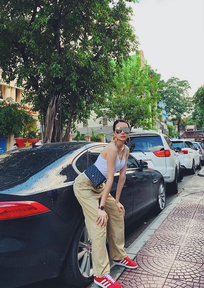 Facebook sao Việt hôm nay (22/5): Vy Oanh gửi tâm thư tới "vị khách đặc biệt", Ngọc Trinh "phớt lờ" cư dân mạng facebook sao viet hom nay 225 vy oanh gui tam thu toi vi khach dac biet ngoc trinh phot lo cu dan mang