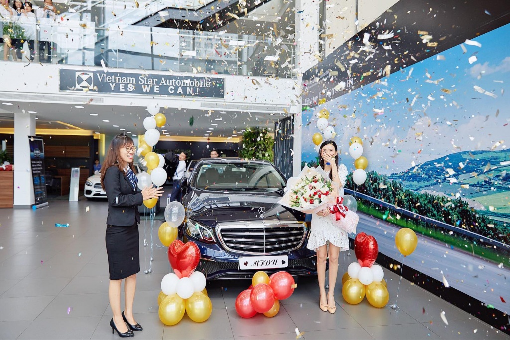 Facebook sao Việt hôm nay (23/5): Midu "tậu" xế hộp tiền tỷ, Nam Thư "dằn mặt" antifan facebook sao viet hom nay 235 midu tau xe hop tien ty nam thu dan mat antifan