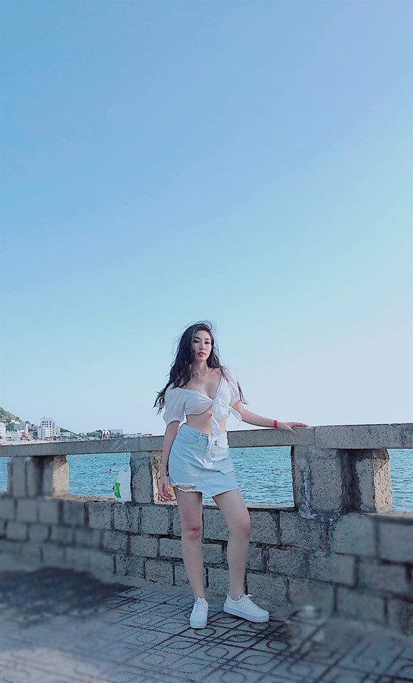 Facebook sao Việt hôm nay (23/5): Midu "tậu" xế hộp tiền tỷ, Nam Thư "dằn mặt" antifan facebook sao viet hom nay 235 midu tau xe hop tien ty nam thu dan mat antifan