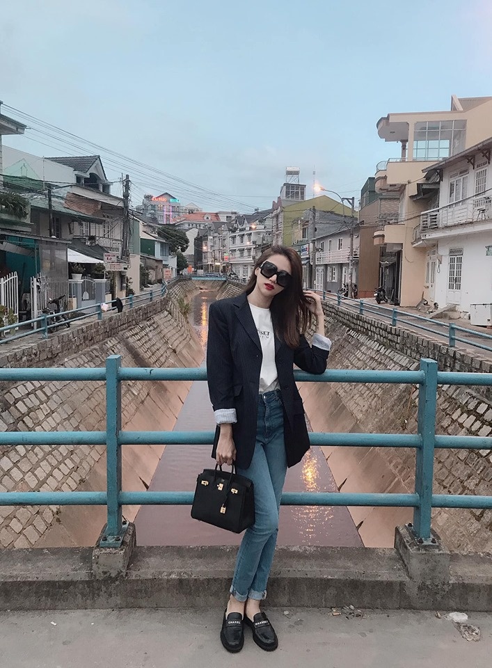 facebook sao viet hom nay 285 dien vien nguyet anh khoe biet thu gan 15 ty dong thanh huong dien bikini nong bong