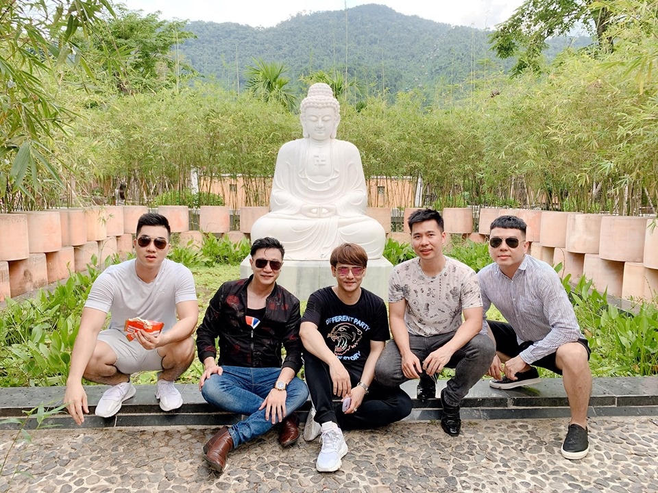 facebook sao viet hom nay 295 duong khac linh sara luu tung anh cuoi bao anh ho quang hieu nghi van tai hop