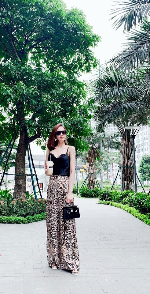 facebook sao viet hom nay 305 han sara thuy tien lo than hinh gay bat thuong hong nhung ngung dung facebook cham soc con cai