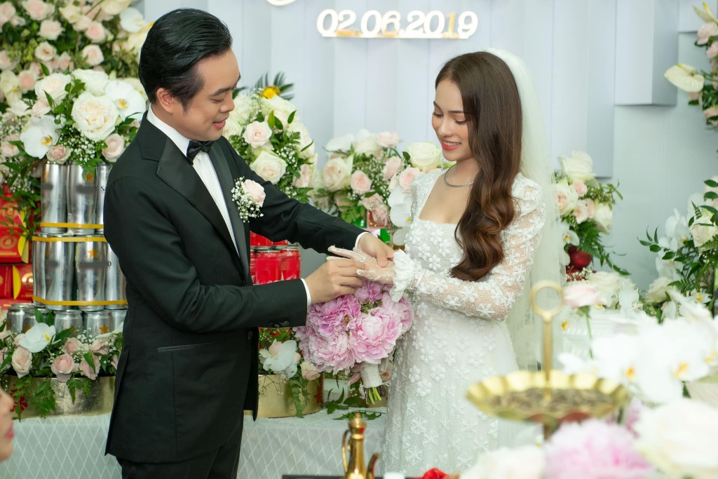 facebook sao viet hom nay 36 sau cannes ngoc trinh tiep tuc ho bao tuyen bo mac vay vi toi thich