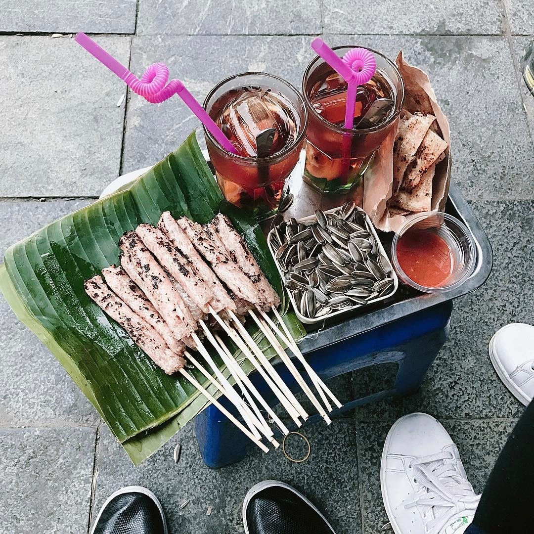 nhung khu pho lung danh thu hut dong dao khach tay o ha noi