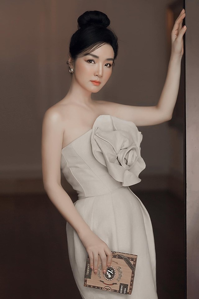 facebook sao viet hom nay 56 ngoc trinh tu nhan ngay tho khong ai bang