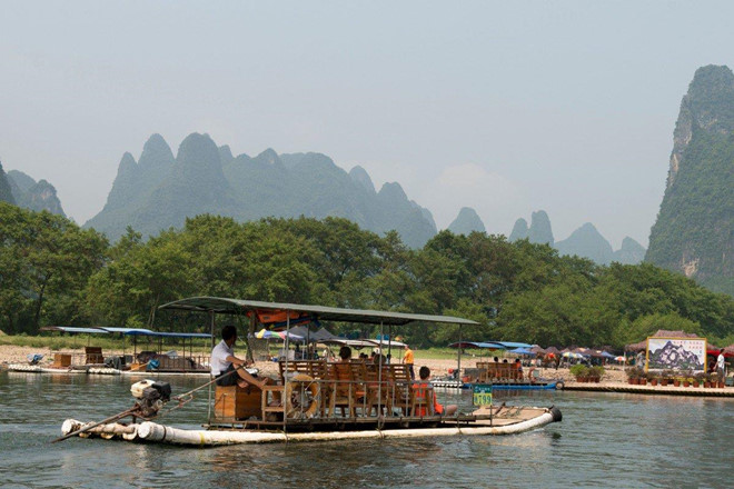 huong dan vien ep khach du lich tieu gan 3000 usd