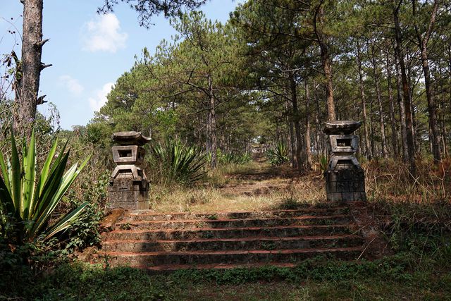 kham pha lang mo bang da xanh cua phu than nam phuong hoang hau