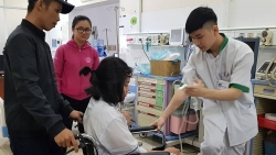 anh canh sat ha giang dung xe chuyen dung hu coi ho tong thi sinh ngu muon den diem thi