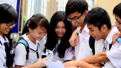 anh canh sat ha giang dung xe chuyen dung hu coi ho tong thi sinh ngu muon den diem thi