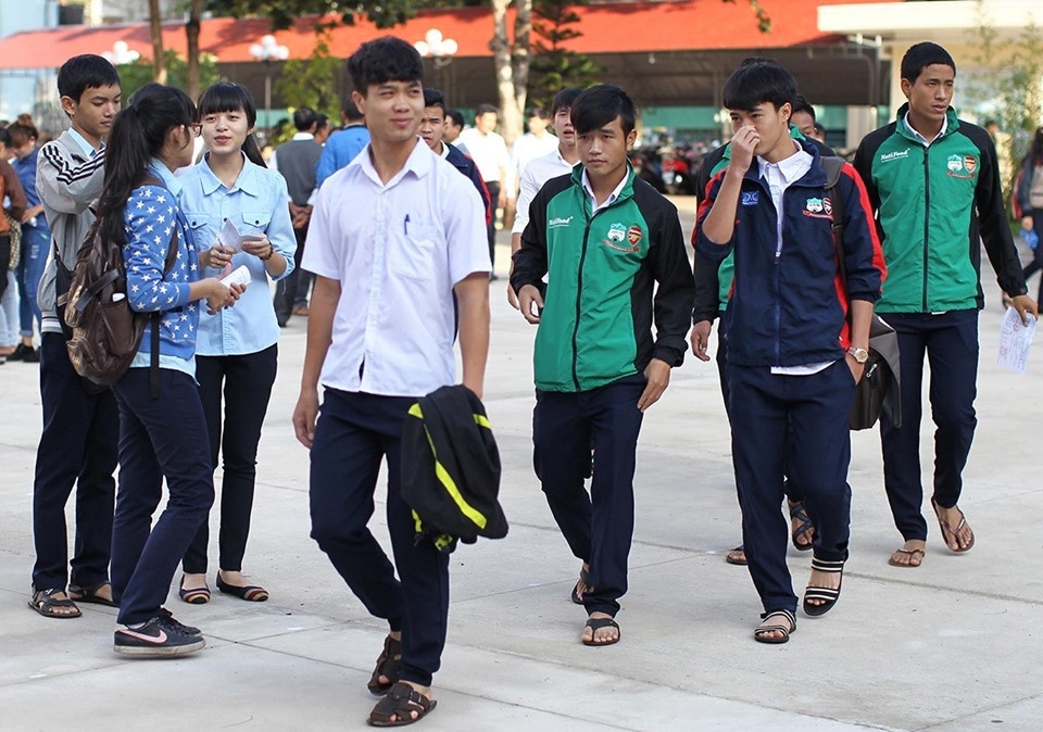 lo loat anh dan cau thu tuyen viet nam thoi con miet mai den sach giua ky thi thpt quoc gia