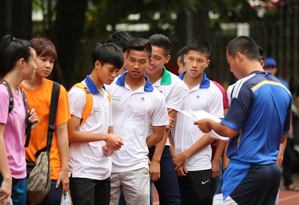 lo loat anh dan cau thu tuyen viet nam thoi con miet mai den sach giua ky thi thpt quoc gia