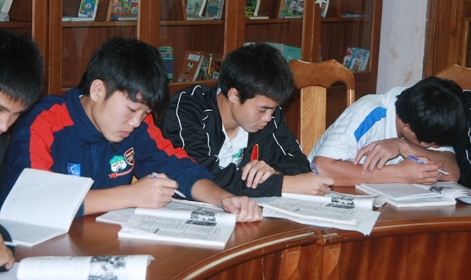 lo loat anh dan cau thu tuyen viet nam thoi con miet mai den sach giua ky thi thpt quoc gia
