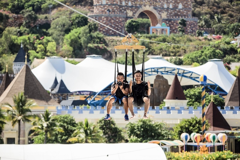 khai truong duong truot zipline so huu 3 ky luc viet nam tai vinpearl nha trang