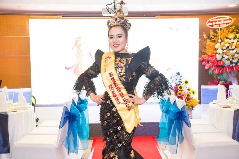 nu hoang van hoa tam linh pham nu hien ngan la ai