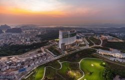 FLC Hạ Long - Thức dậy giữa kỳ quan