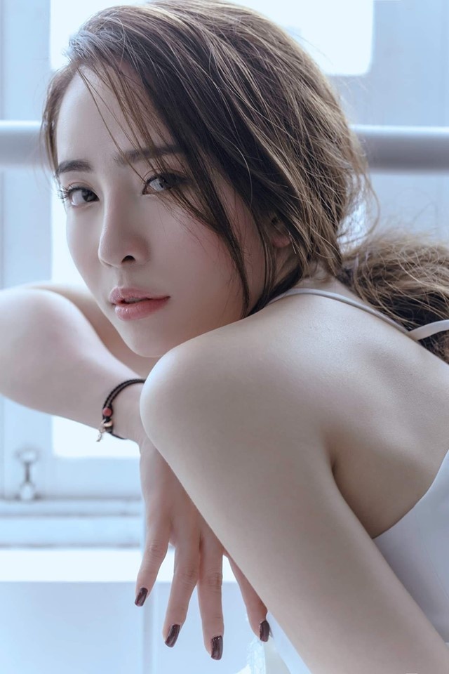 facebook sao viet 167 hoa hau do my linh va me dang ky hien tang