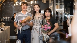 facebook sao viet 167 hoa hau do my linh va me dang ky hien tang