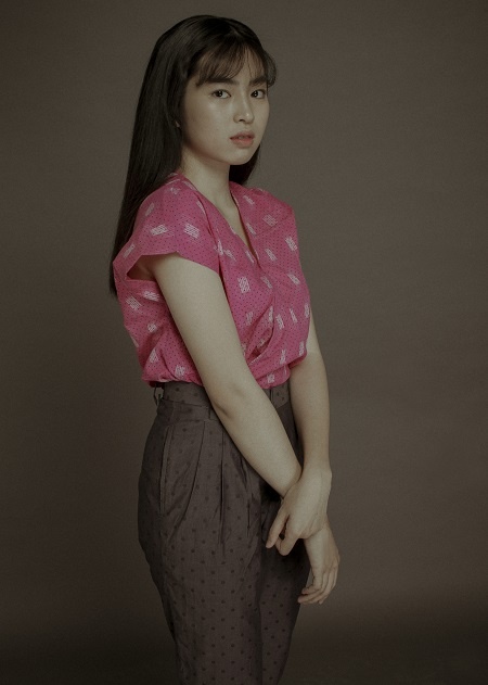 hot girl ma lum tra long cua mat biec co nang nho nhan nhung da tai