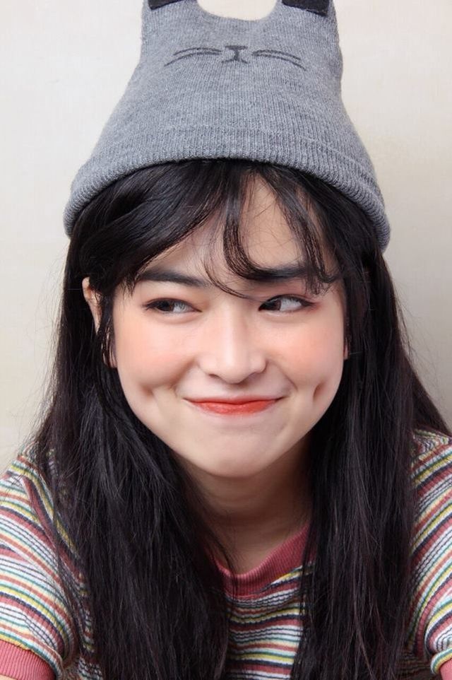 hot girl ma lum tra long cua mat biec co nang nho nhan nhung da tai