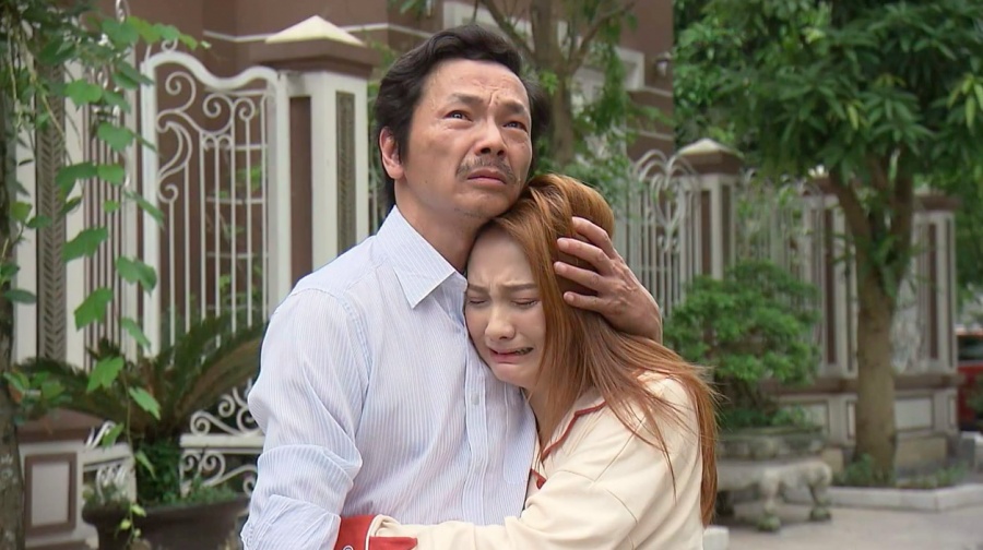 ve nha di con tap 70 nuot nuoc mat vao trong bo son dau kho xin dua con gai ve nha