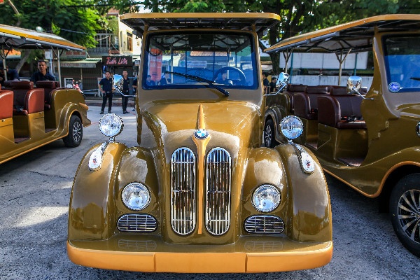 xe buyt kieu co duoc dua vao hoat dong o pho co hoi an