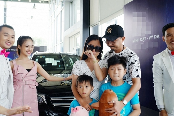 facebook sao viet hom nay 28 nam thu dan mat anti fan ha tang khoe sac tre trung