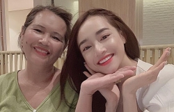 Facebook sao Việt hôm nay (5/8): Nhã Phương lần đầu công khai chuyện sinh con