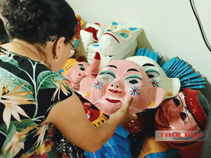 chuyen doi chuyen nghe cua cap nghe nhan cuoi cung lam mat na giay boi o ha noi