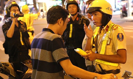 1245 cac muc xu phat khi co nong do con trong nguoi ma dieu khien phuong tien tham gia giao thong