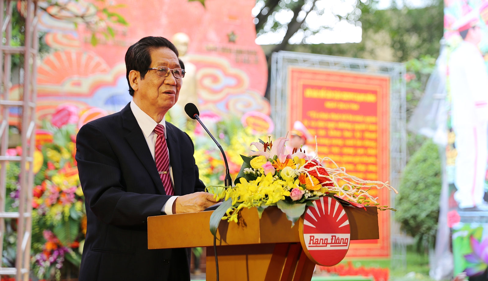 bi mat ve vi chu tich hdqt cua cong ty cp bong den phich nuoc rang dong