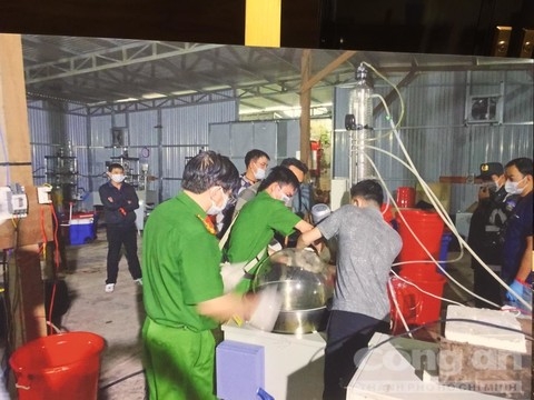 cong an viet nam trung quoc phoi hop dieu tra mo rong chuyen an triet pha duong day ma tuy xuyen quoc gia