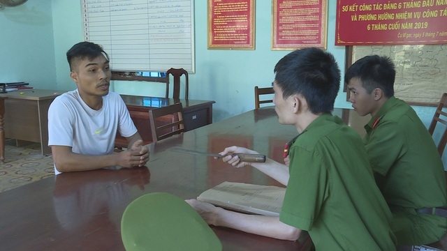 dak lak chem lia canh tay can bo y te xa vi nghi du do vo minh vao nha nghi