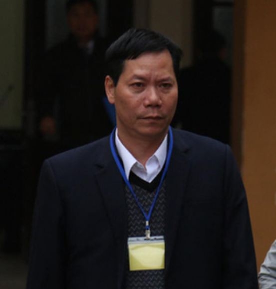 nguyen giam doc benh vien da khoa tinh hoa binh bi khai tru khoi dang