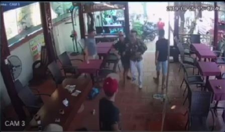 nhom con do xong vao dap pha rut dao doa giet chu quan ca phe o dong nai