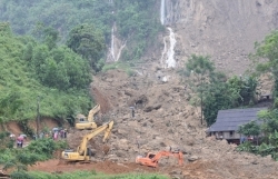 quang ninh sat lo dat da 5 nguoi thuong vong