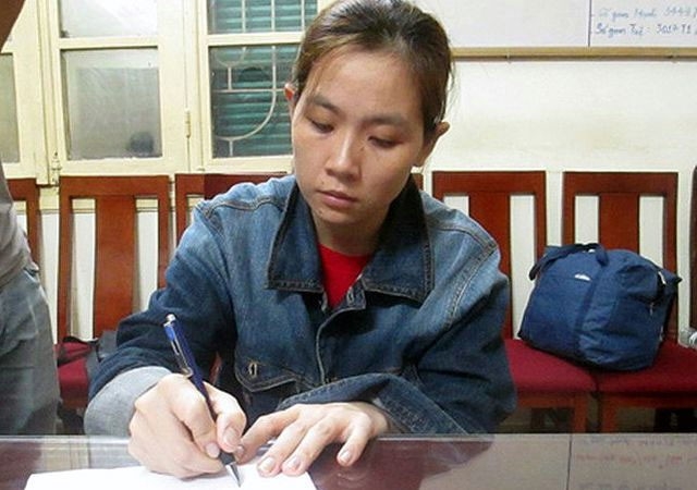 loi khai cua nguoi phu nu tien tay trom tien ty de mua nha sam xe o ha noi