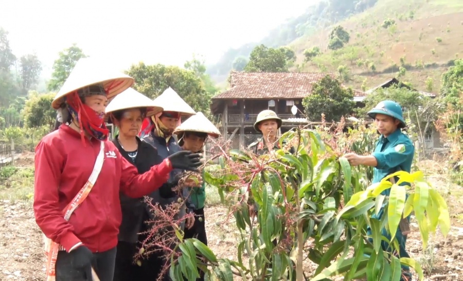 day manh xay dung nong thon moi o huyen bien gioi sop cop