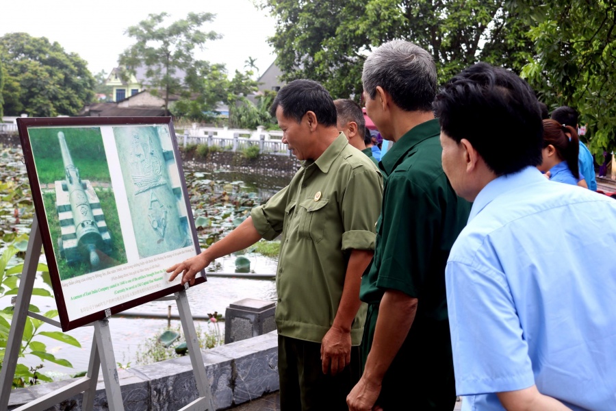 to chuc trien lam ban do va tu lieu hoang sa truong sa cua viet nam nhung bang chung lich su