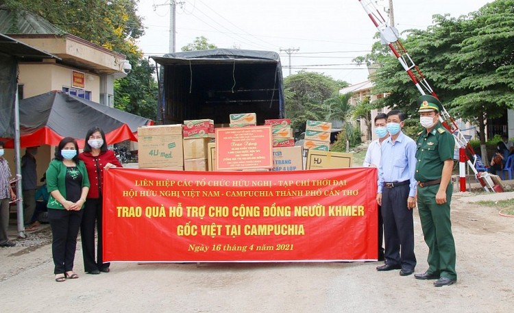 Tăng cường hoạt động hỗ trợ nhân đạo qua kênh ngoại giao