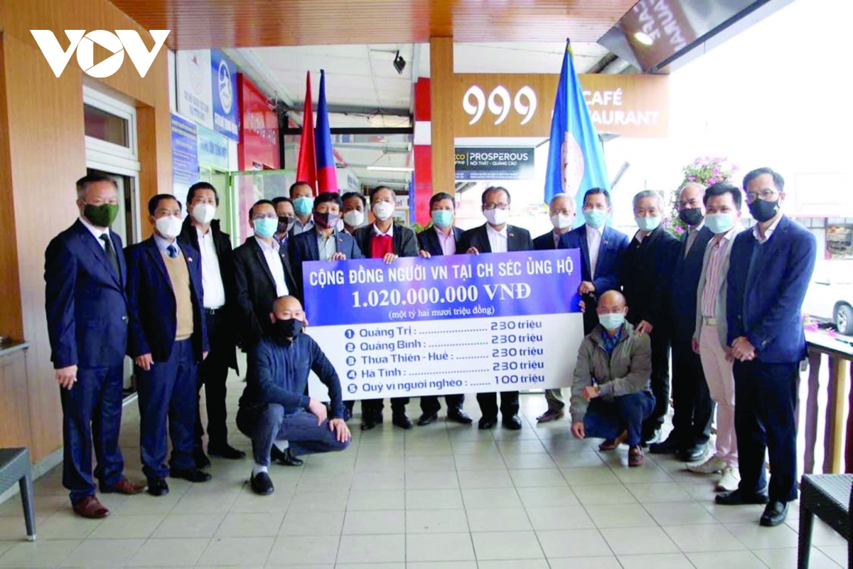 Kiều bào ở Cộng hòa Séc: Trong khó khăn vẫn hướng về Tổ quốc