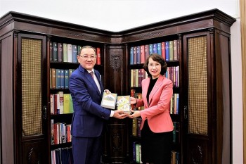 “Truyện cổ tích Kazakhstan” - món quà ý nghĩa dành tặng trẻ em Việt Nam