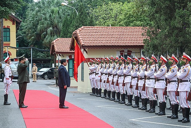 Thủ tướng Phạm Minh Chính: ‘Đi từng ngõ, gõ từng nhà, rà từng người để không ai thiếu Tết’
