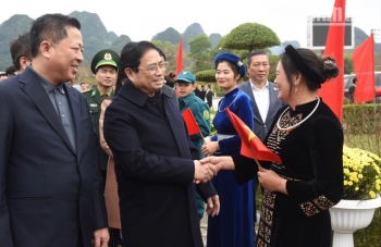 Quan tâm, chăm lo Tết cho lực lượng vũ trang, nhân dân tỉnh Cao Bằng